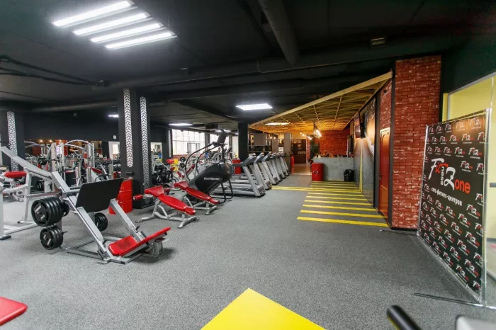 Фитнес клуб "FitZone"
