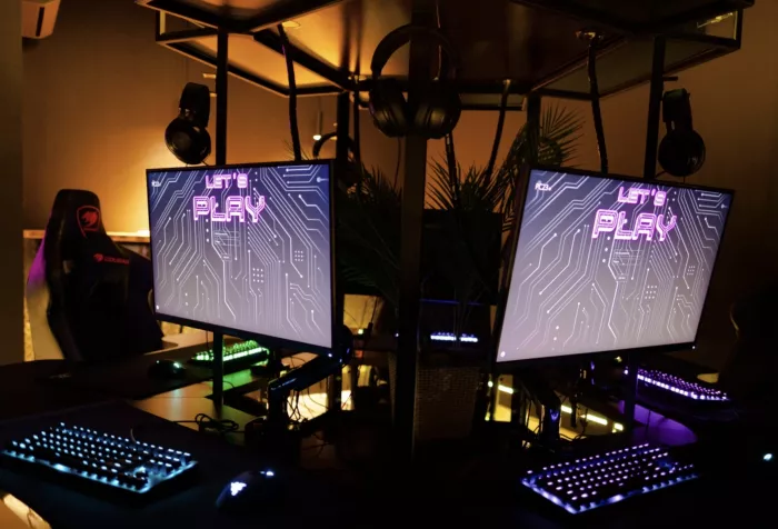 Компьютерный клуб "Let`s Play"
