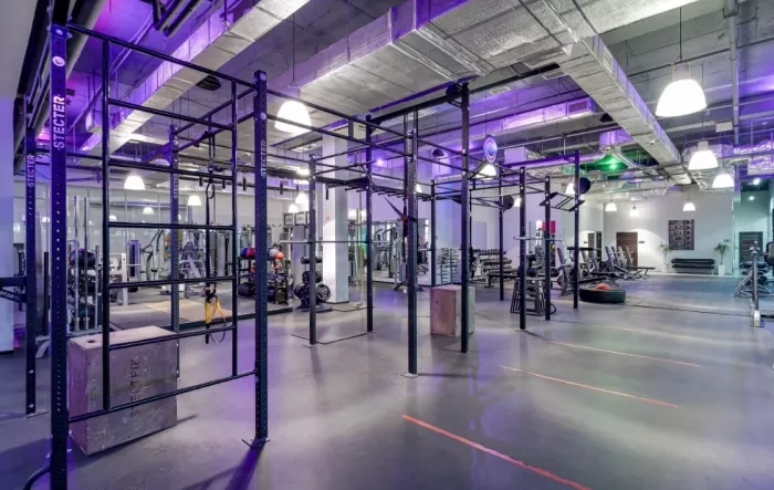 Фитнес-клуб "West Gym"