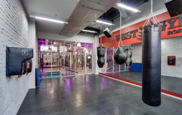 Фитнес-клуб "West Gym"