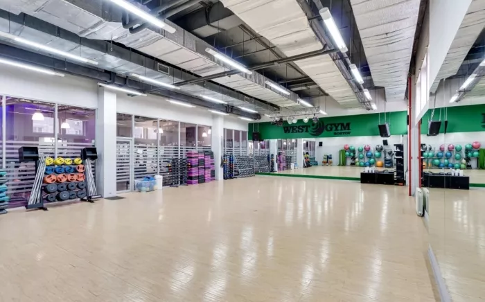 Фитнес-клуб "West Gym"