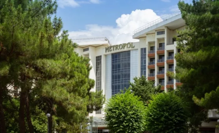 Отель "METROPOL GRAND HOTEL"