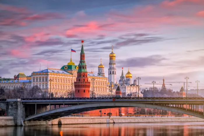 Обзорная экскурсия по Москве