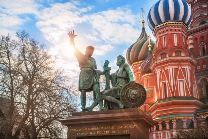 Обзорная экскурсия по Москве