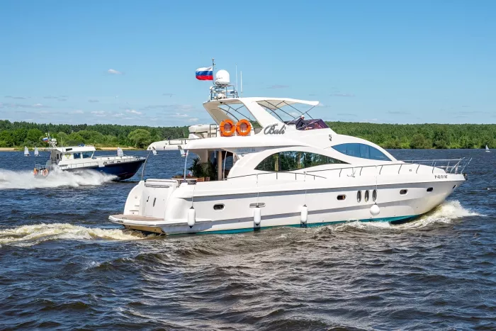 Аренда яхт Подмосковной Ривьеры