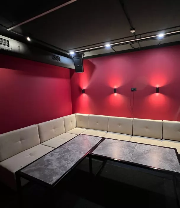 Антикинотеатр "Chaplin Lounge House"
