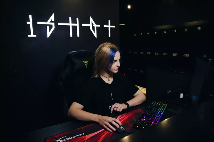 Компьютерный клуб "1shot"