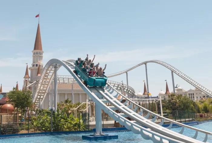 Парк аттракционов "The Land Of Legends Theme Park"