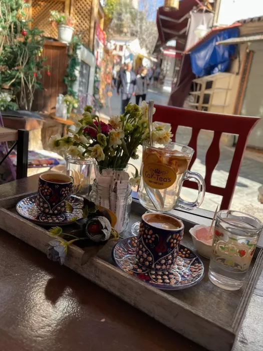 Кафе "Çay Tea's"