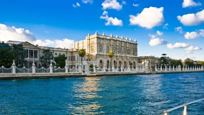  Дворец Долмабахче ( Dolmabahce Sarayi)