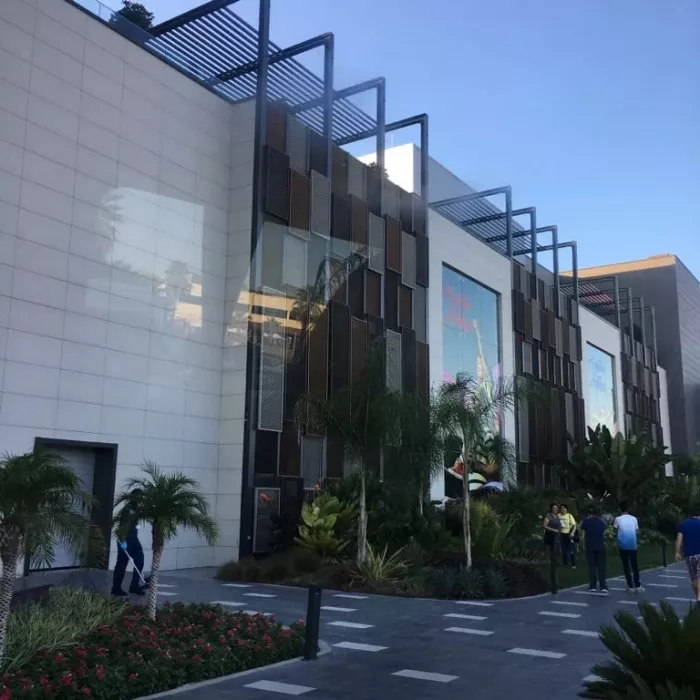 Торговый центр "Agora Shopping Center"