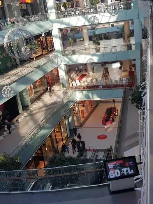 Торговый центр "Agora Shopping Center"