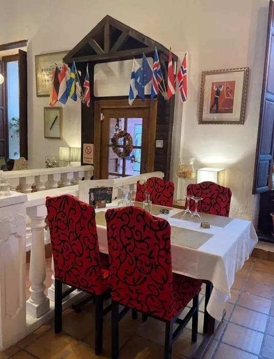 Ресторан "Harry's Lounge & Kitchen"
