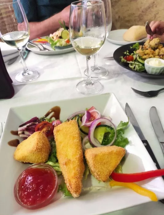 Кафе "The Sands Bistro"