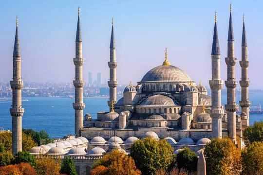 Голуба́я мече́ть, или Мече́ть Султанахме́т ( Sultanahmet Camii)