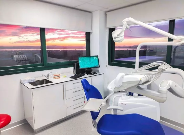 Стомотология "Unidad Dental y Maxilofacial - Clínica Marta Vallés"