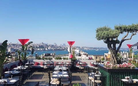 Ресторан с видом на Босфор "Roof Mezze 360"