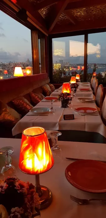 Ресторан с видом на Босфор "Roof Mezze 360"
