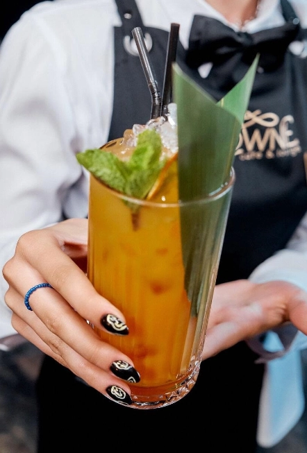 Cafe & Lounge "Brownie"