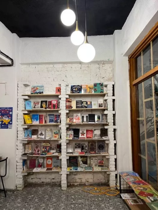Стамбул, книжный магазин "Полторы Комнаты"