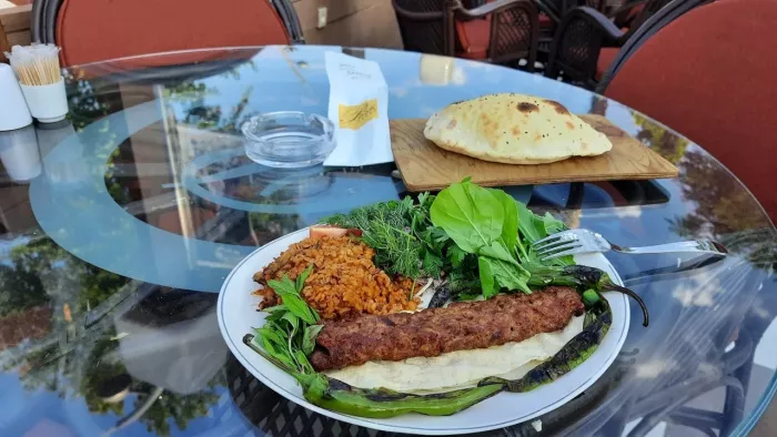 Кебабная "Pasa Kebap Salonu"