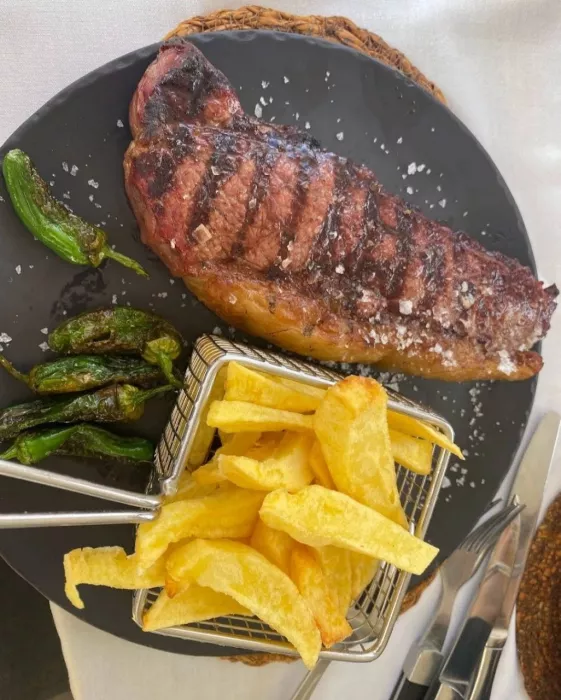 Ресторан "Restaurante La Brújula"