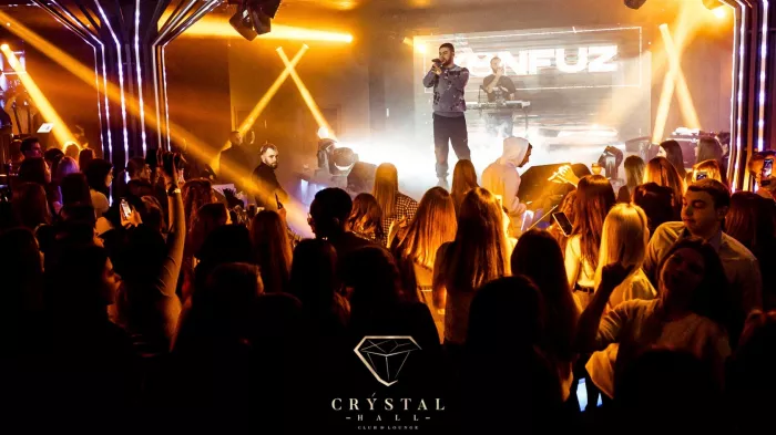 Ночной клуб "Crystal Hall"