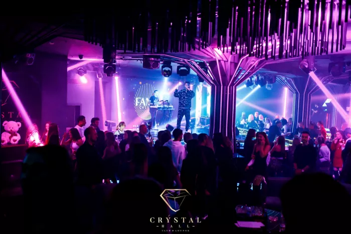 Ночной клуб "Crystal Hall"