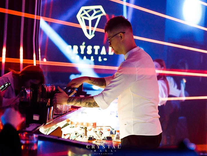 Ночной клуб "Crystal Hall"
