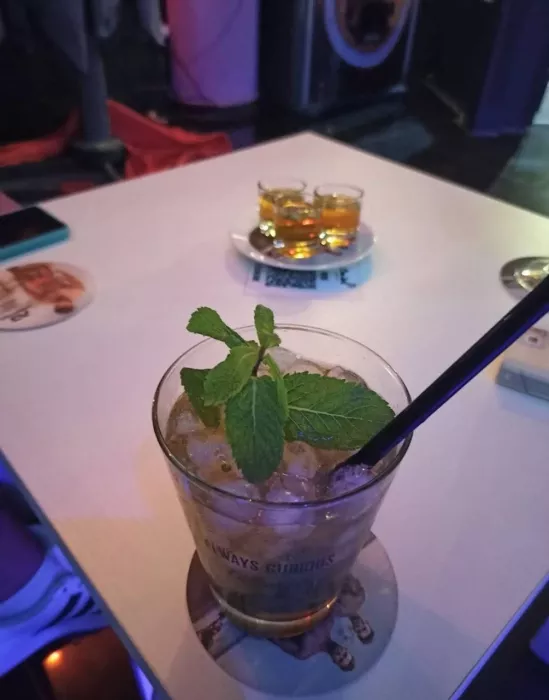 Бар "Canibal Lounge Pub"