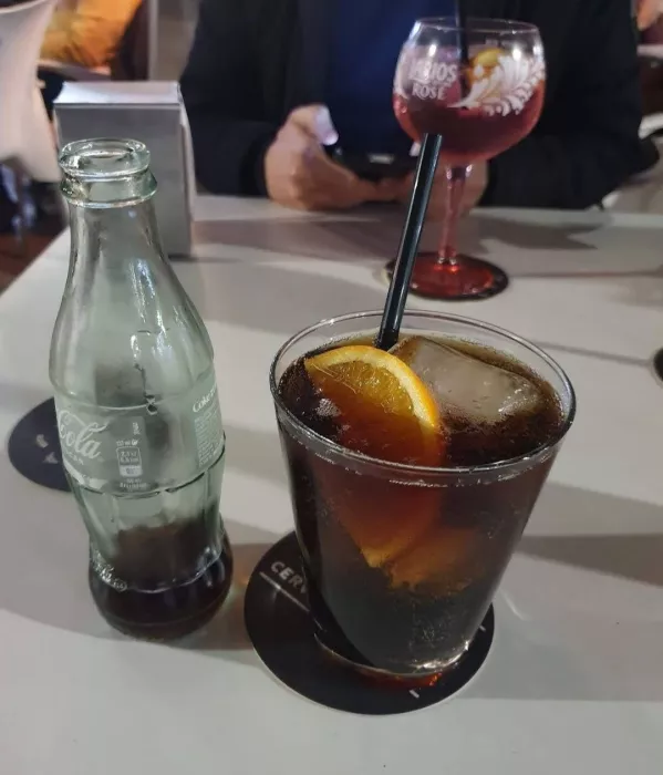 Бар "Canibal Lounge Pub"