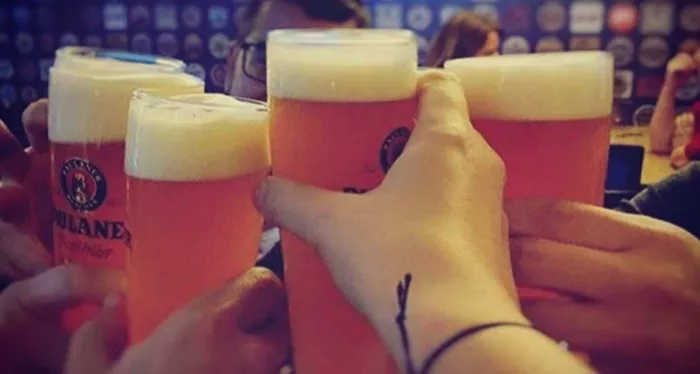 Бар "Red Corner Sports Bar"