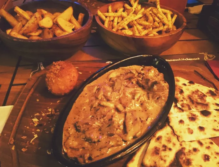 Бар "Famous Kitchen Antalya"