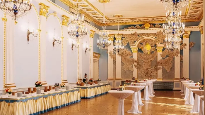Дворцово-парковый комплекс "Dipservice Hall"
