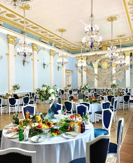 Дворцово-парковый комплекс "Dipservice Hall"