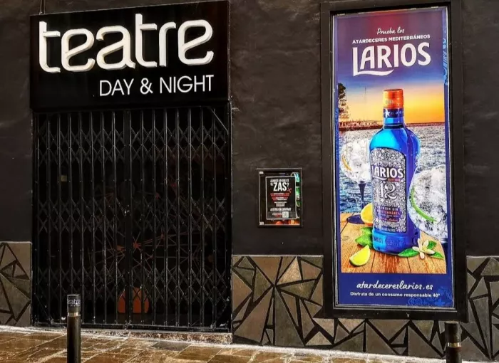 Бар "Teatre Day & Night"