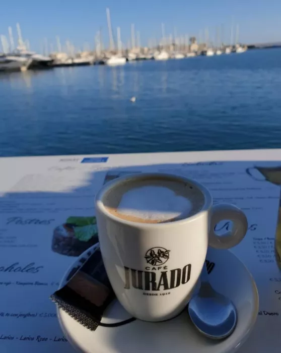 Кафе "Noray café bar Puerto de Alicante"
