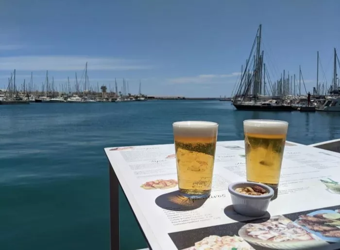 Кафе "Noray café bar Puerto de Alicante"