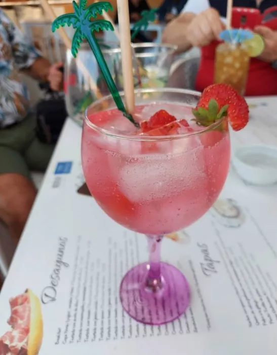 Кафе "Noray café bar Puerto de Alicante"