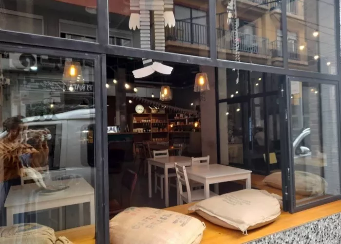 Кофейня "Sip and Wonder Coffee House"