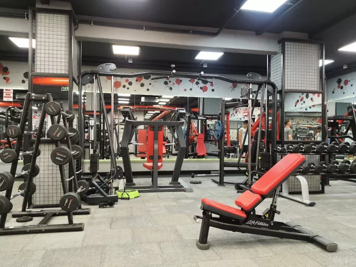 Тренажерный зал "Ultra Max Gym"