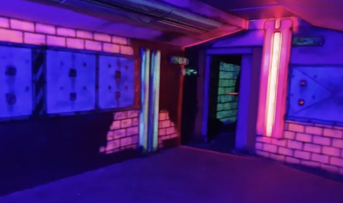 Клуб пейнтбола и лазертага "MEGAZONA ALICANTE - Centro de juego de Paintball Indoor y Laser Tag"