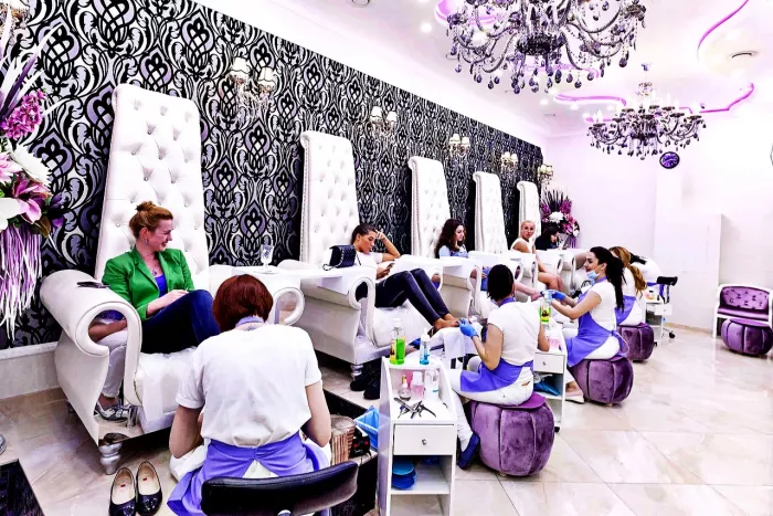 Салон красоты "Selfie nail & beauty club".