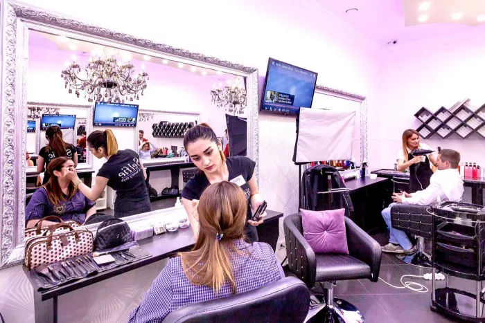 Салон красоты "Selfie nail & beauty club".