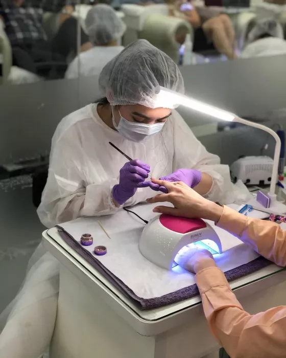 Салон красоты "Selfie nail & beauty club".