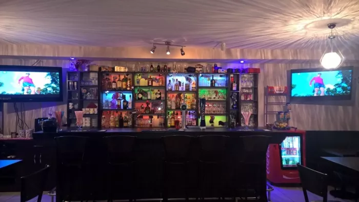 Спортбар "GARDNER'S BAR".