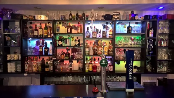 Спортбар "GARDNER'S BAR".
