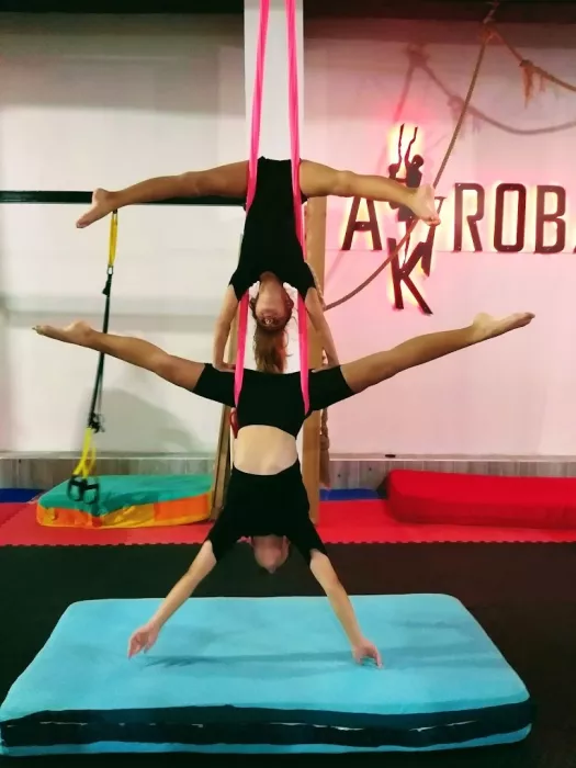 Школа "Circus School official"
