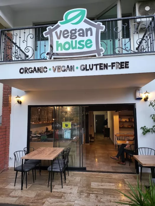 Веганский ресторан "Vegan House"