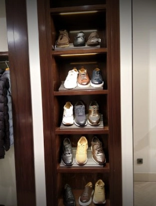  Магазин одежды "Massimo Dutti"